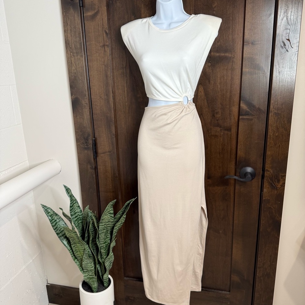 NWT FORE Elegant Sexy color-block Cream & White Maxi Dress Size L